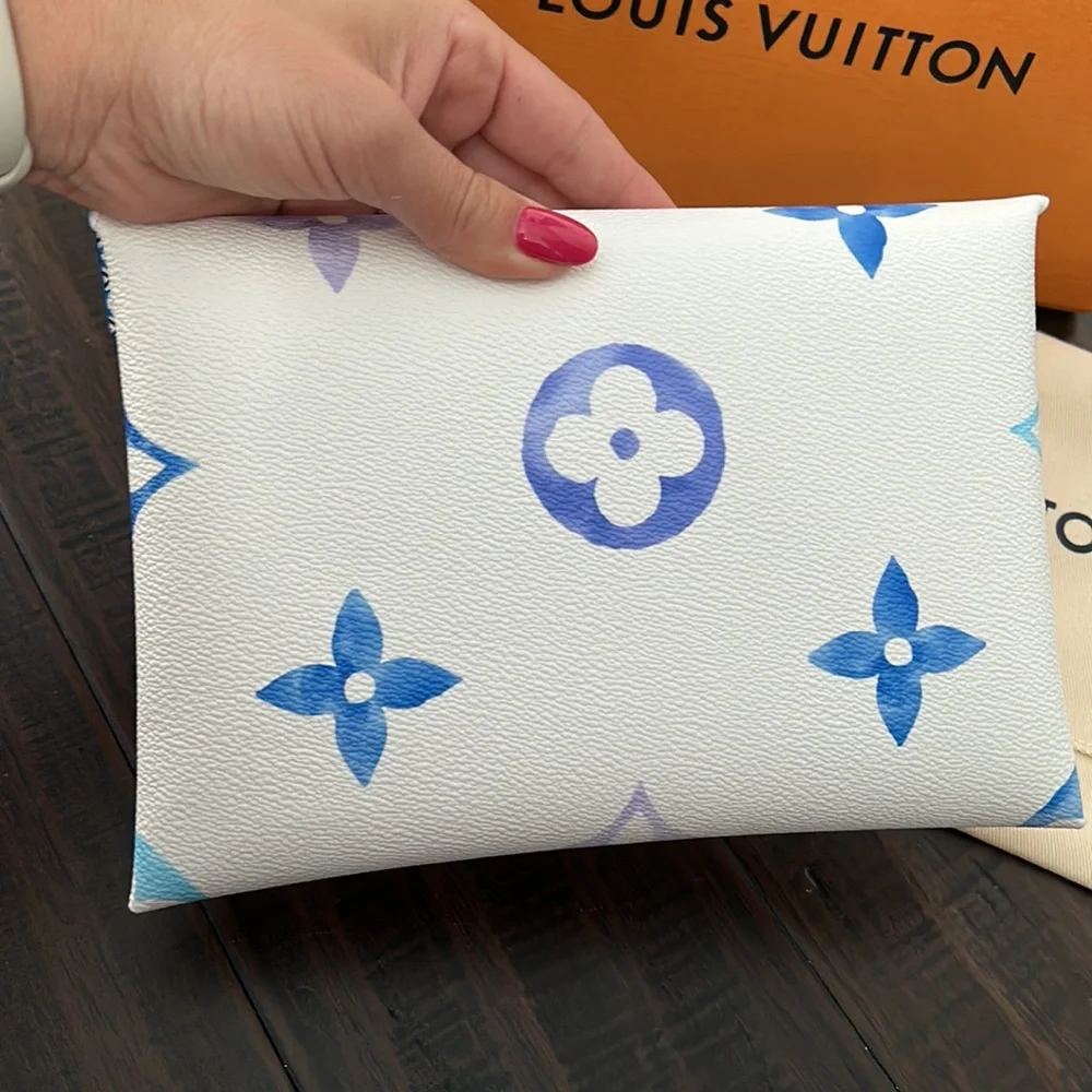 Brand new LV Kirigami pouch - Picture 7 of 7